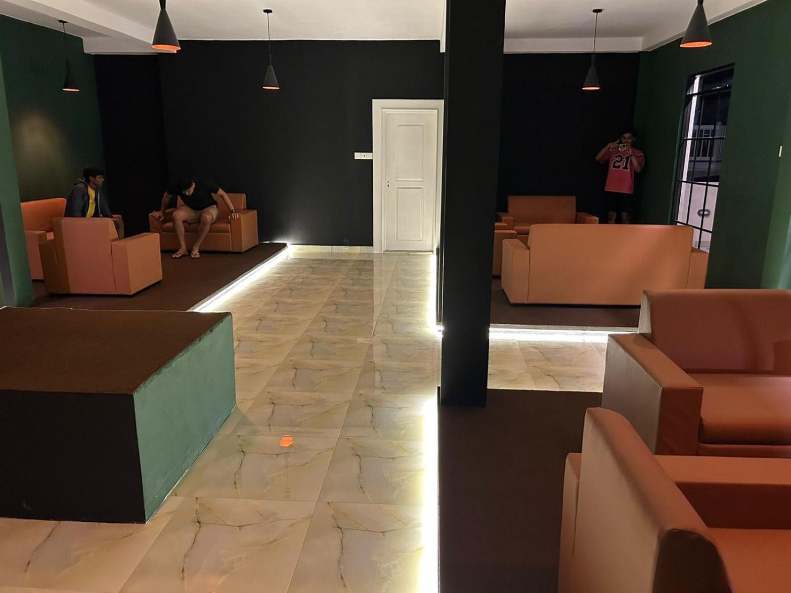 Royal Bliss Hotel Нувара Елия Екстериор снимка