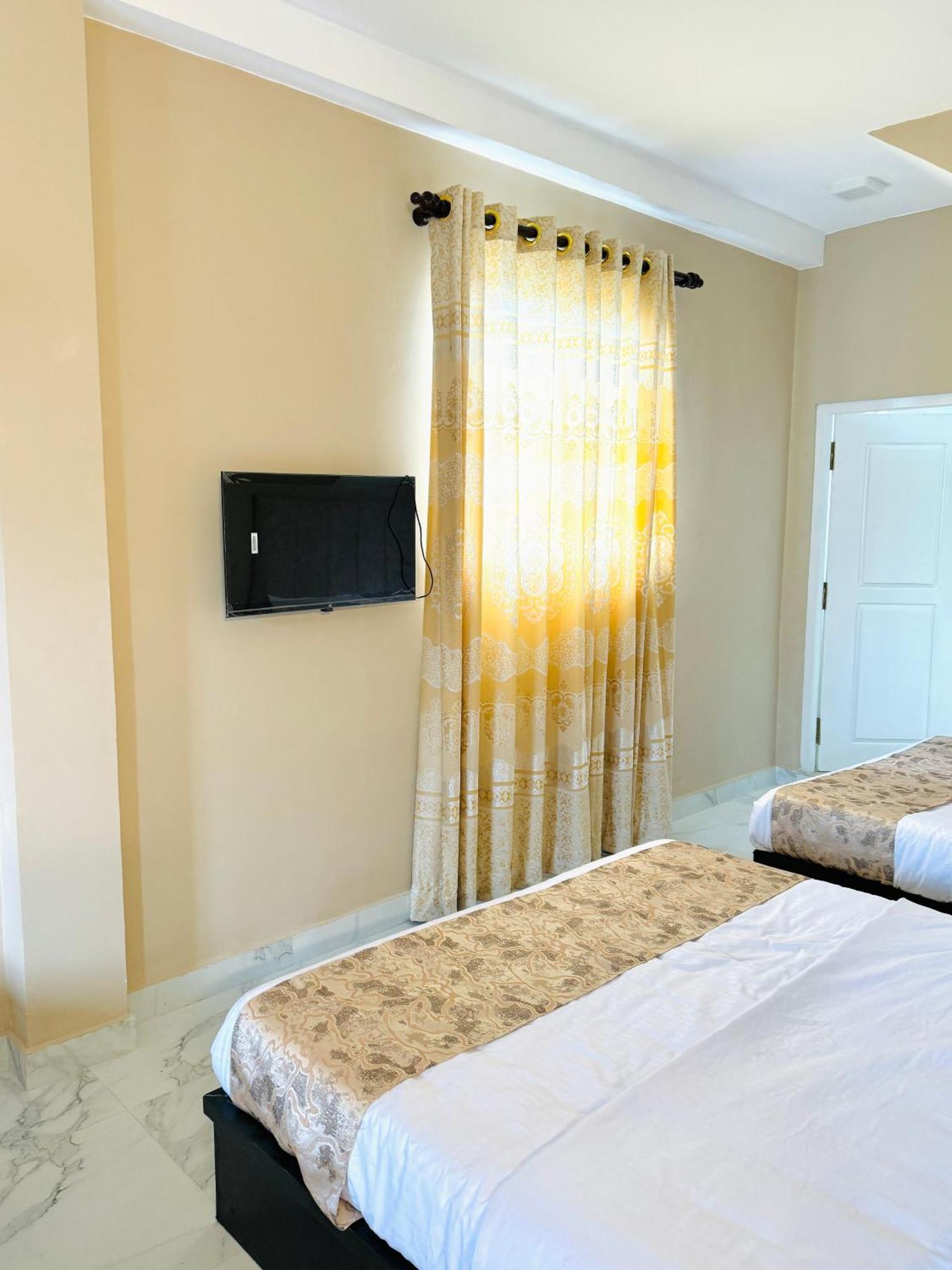 Royal Bliss Hotel Нувара Елия Екстериор снимка
