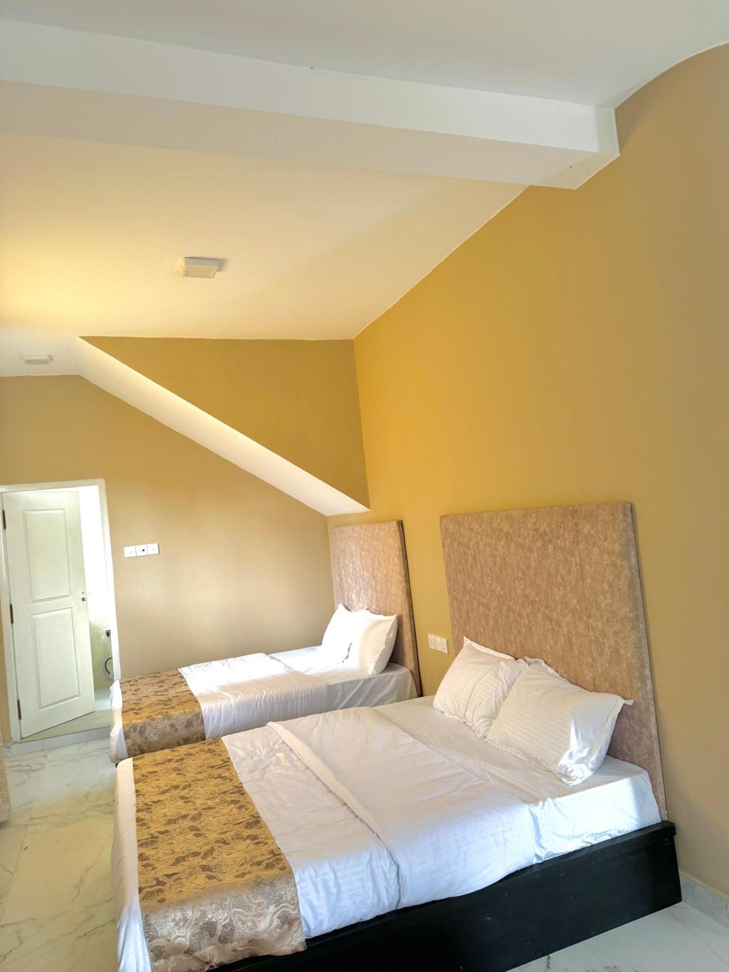 Royal Bliss Hotel Нувара Елия Екстериор снимка